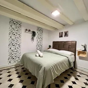 Hostal Sleep In Gothic Bcn, Barcelona